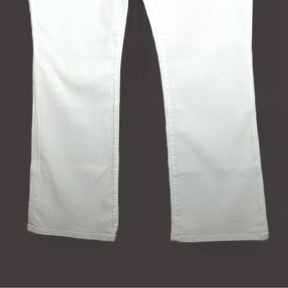 NWT Madewell Mid-Rise Kick Out Ankle Jeans in White, Sizes 25, 26T, & 27 - Picture 8 of 13